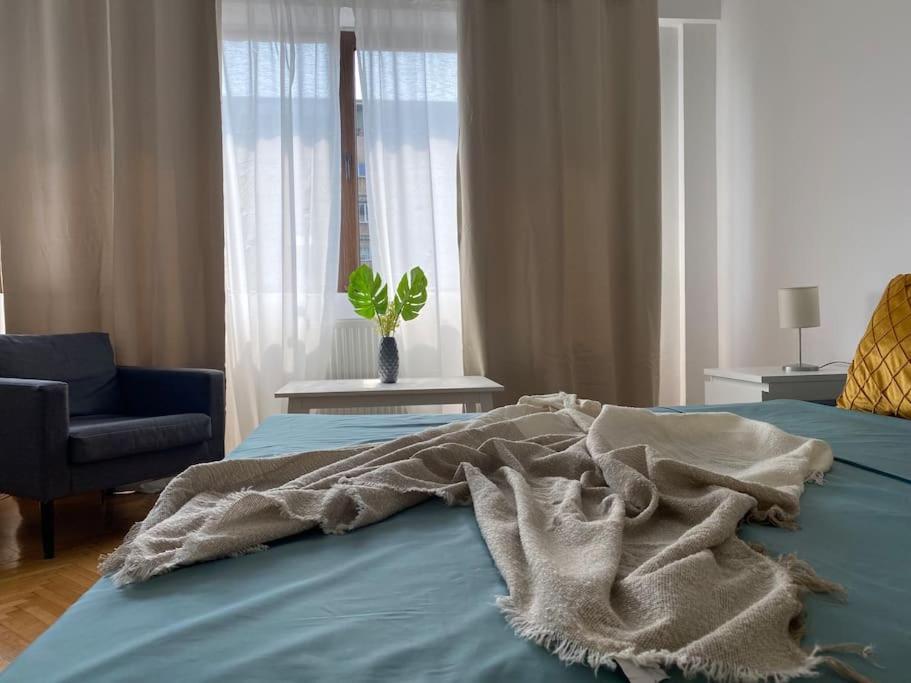 2 Bedroom Apartment With Terrace In City Center Βουκουρέστι Εξωτερικό φωτογραφία