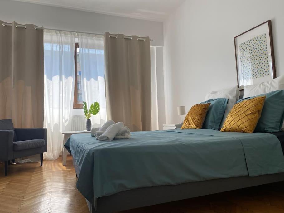 2 Bedroom Apartment With Terrace In City Center Βουκουρέστι Εξωτερικό φωτογραφία